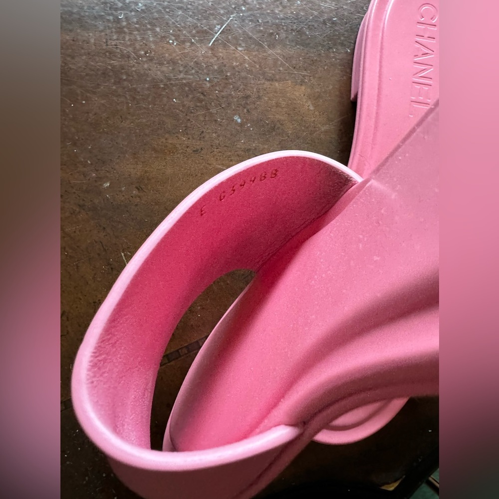 Chanel slides - Picture 7 of 15